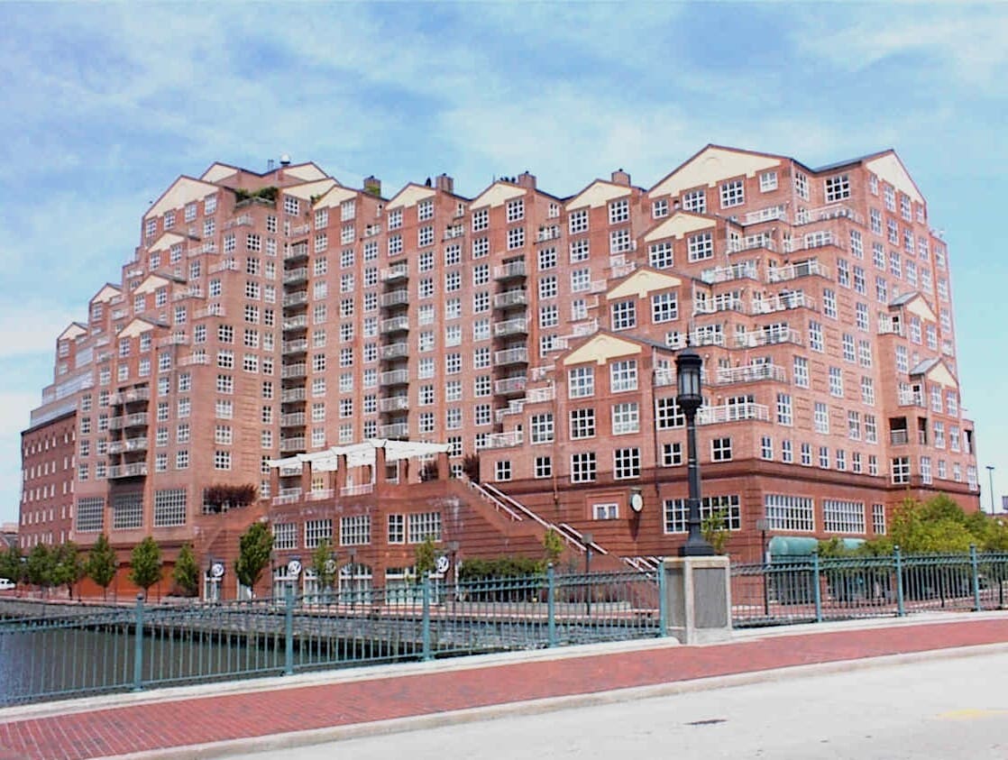 Scarlett Place Condominium - 250 President St