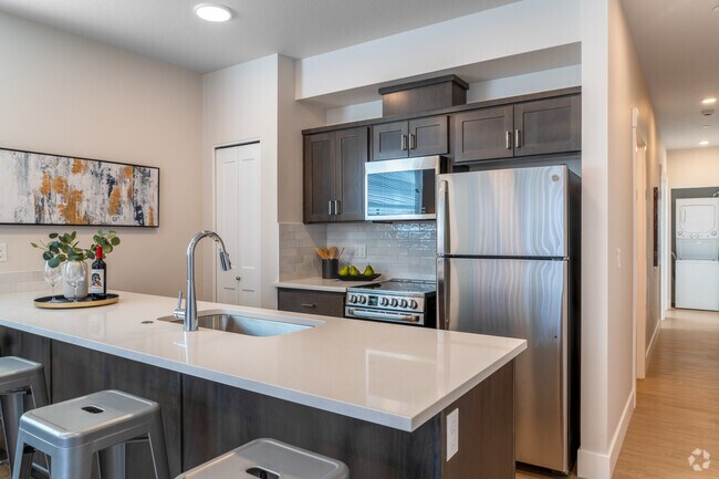2BR, 1BA, 675SF - Cocina - 107th Apartments