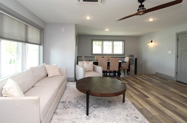 Foto del edificio - 400 SW E St