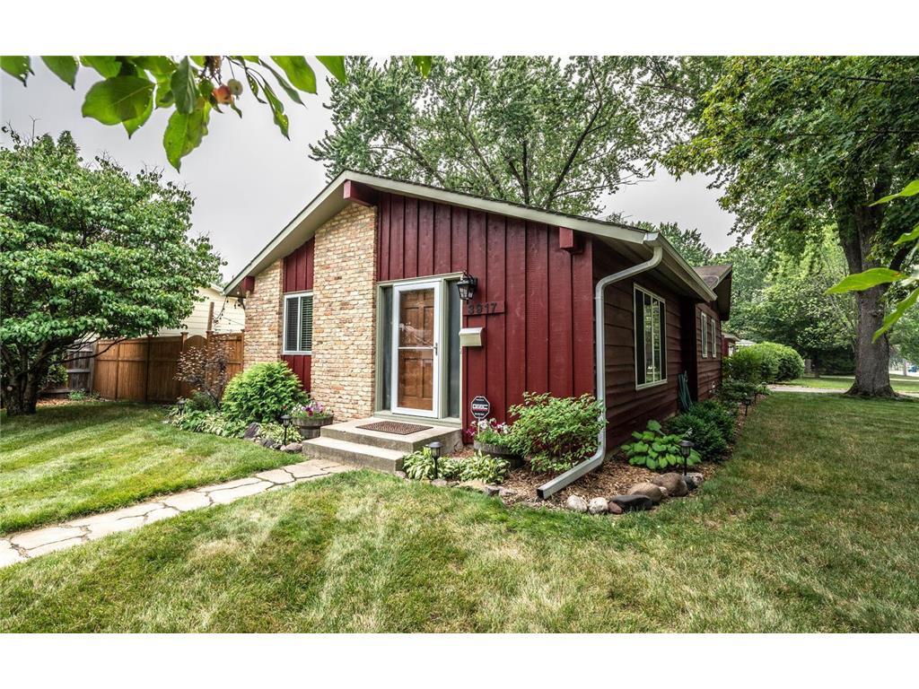 Primary Photo - 3917 W 109th St