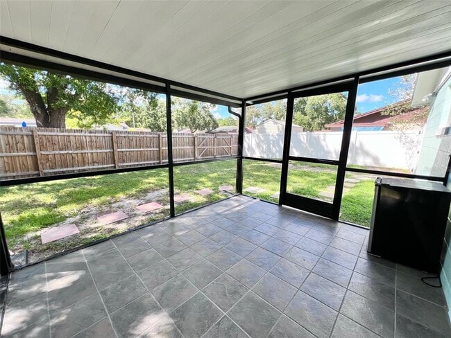 Building Photo - 6702 Willow Spring Ct