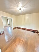 Building Photo - 366 Seward St