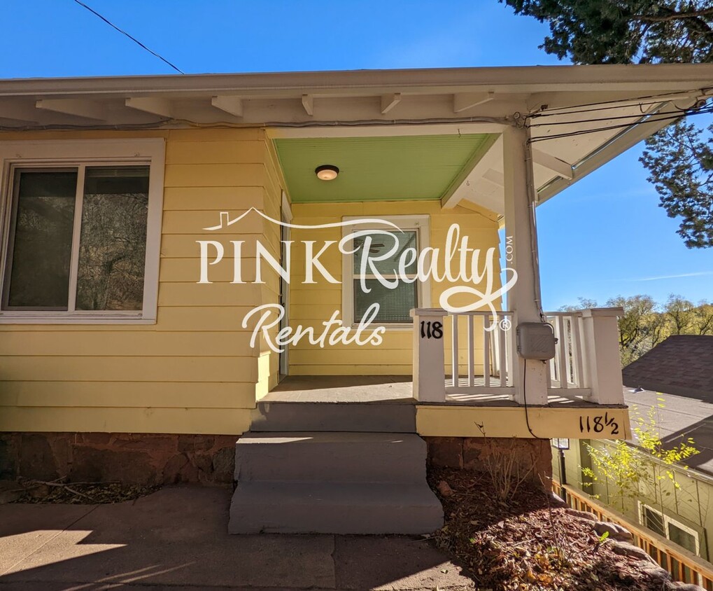 Foto principal - Cozy Triplex in Desirable Manitou Springs!