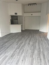 Building Photo - 2131 SE 10th Ave