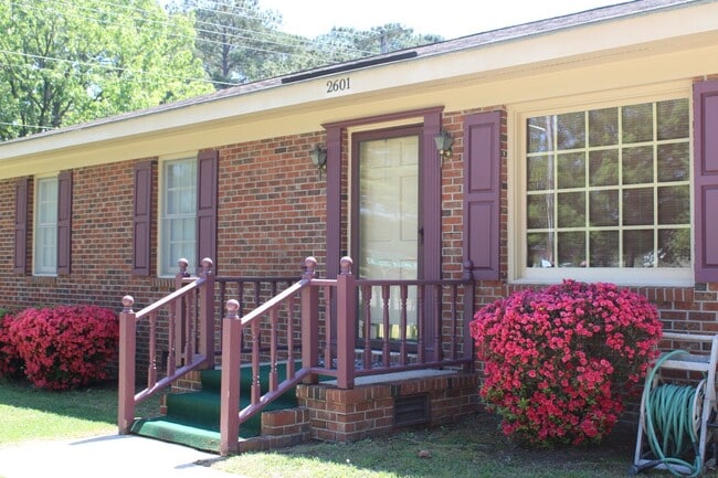 Building Photo - 2601 Bayleaf Cir SW