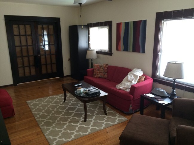 Sala de estar - 601 E Johnson St