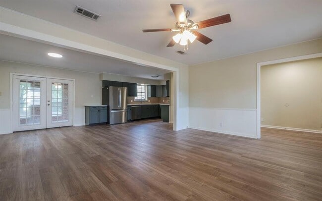 Building Photo - 106 Grand Canyon Dr