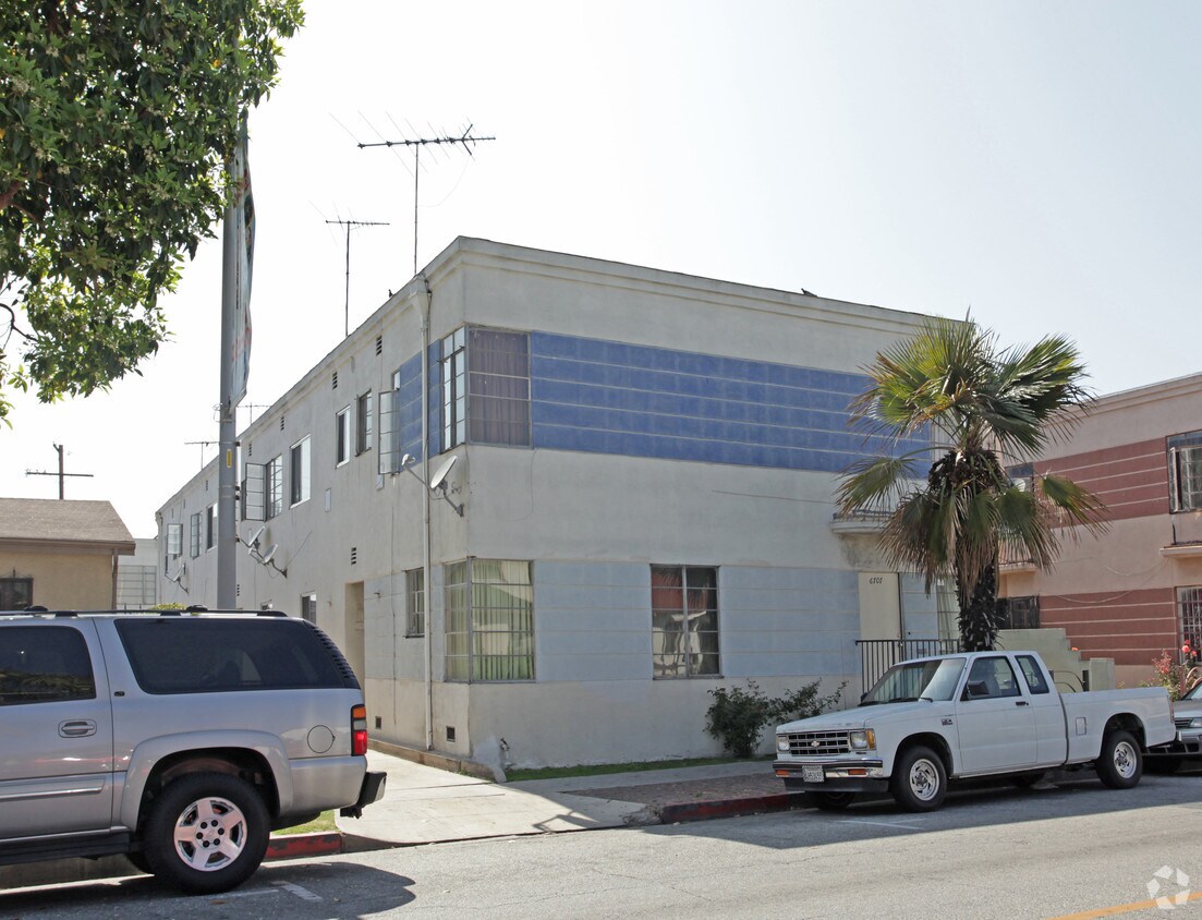 Building Photo - 6707 Seville Ave