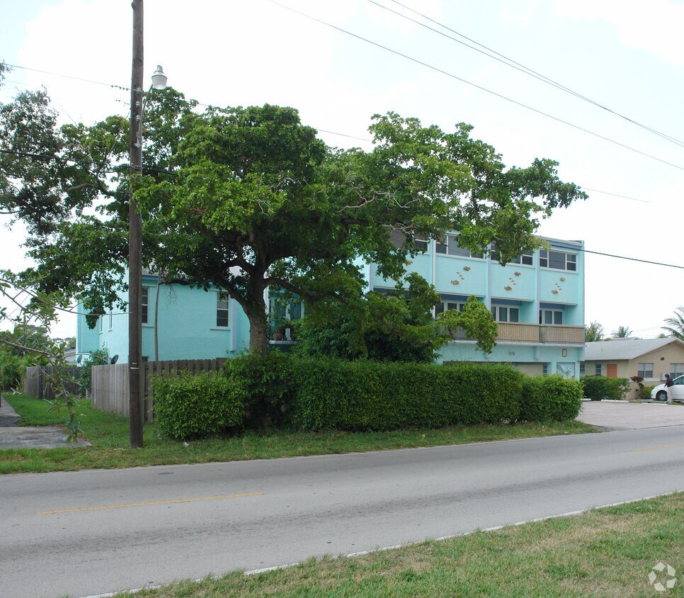 Building Photo - 1005 SW 15th Ave