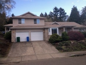 Building Photo - 2561 Moon Mountain Dr
