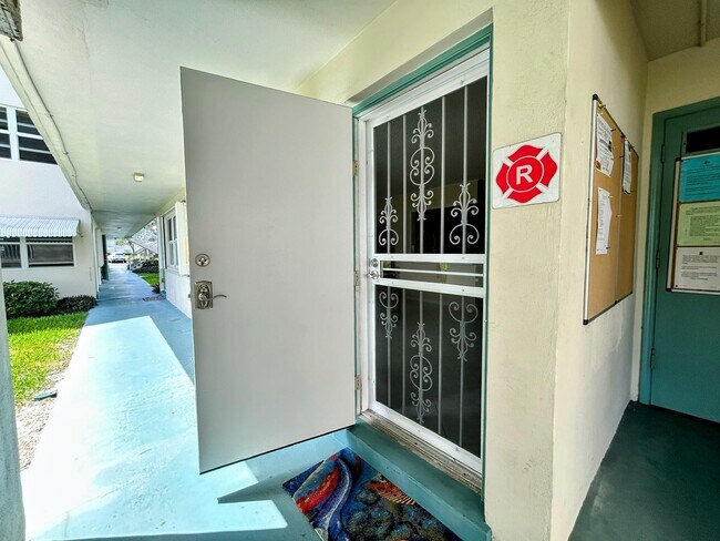 Foto del edificio - 350 Horizon St E