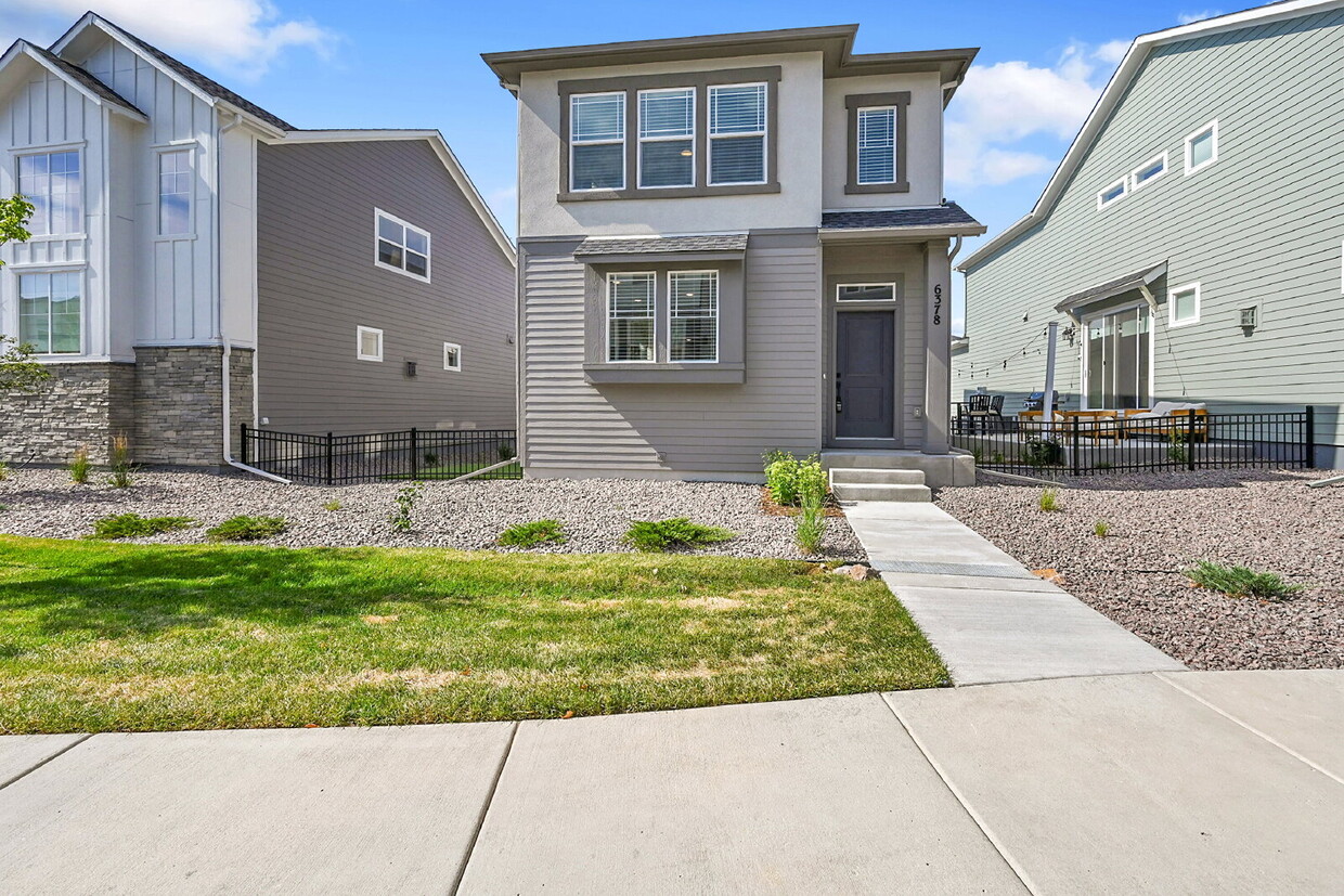 Primary Photo - $2,495.00, 3 bed,2.5 bath located in Color...