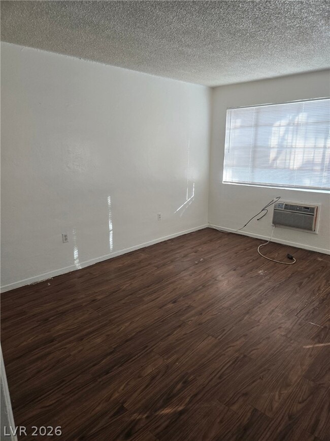 Building Photo - 708 Jackson Ave