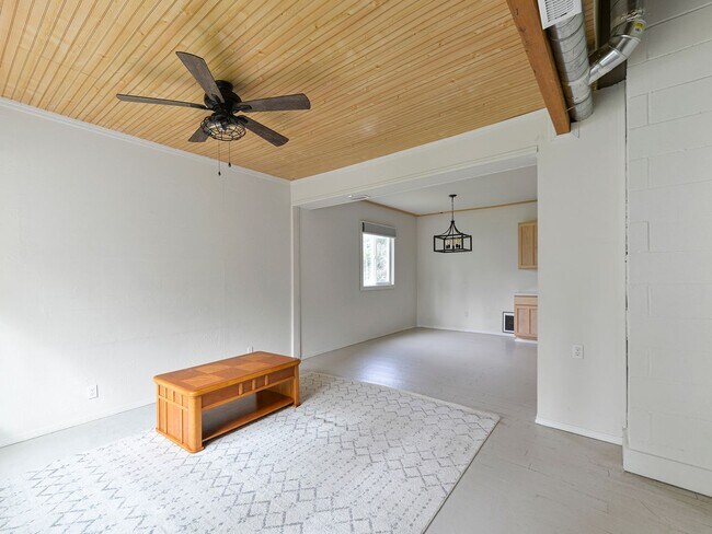 Building Photo - Application Pending - Charming Cottage 3 b...