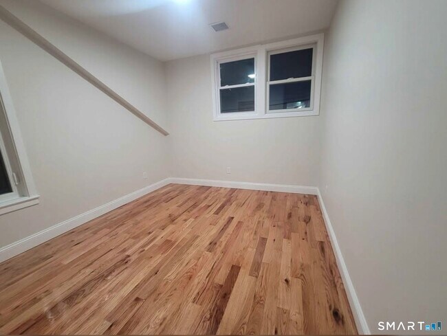 Foto del edificio - 564 Fairfield Ave