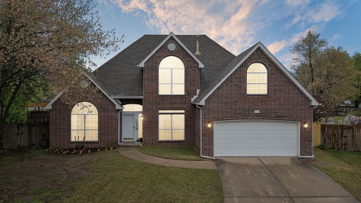 Foto principal - Remodeled 2 story in desired Stone Mill Br...