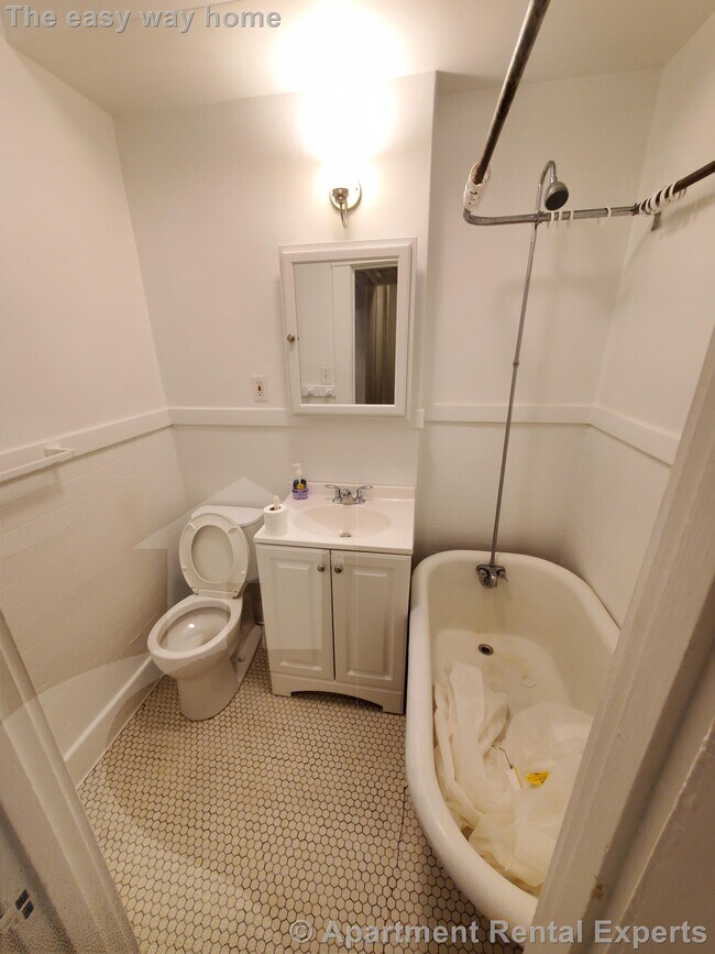 Foto del edificio - 156-158 Summer St Unit #101