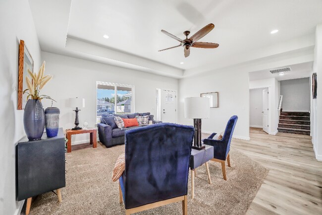 Foto del edificio - 731 Heidi Ter