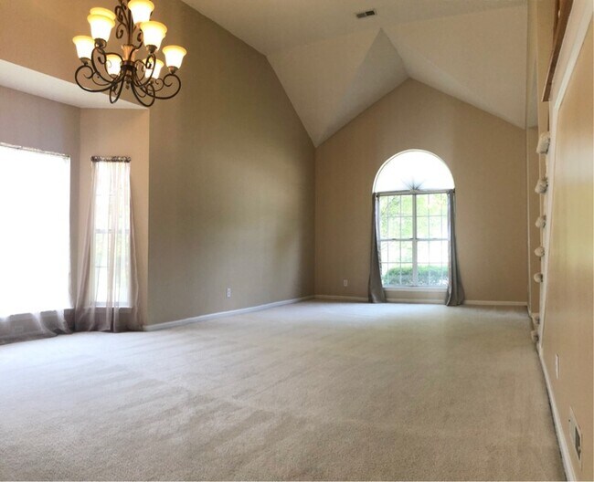 Building Photo - 8901 Clifton Meadow Dr