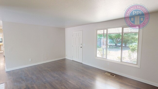 Foto del edificio - Lake Oswego - Single Level Ranch, Great Ne...