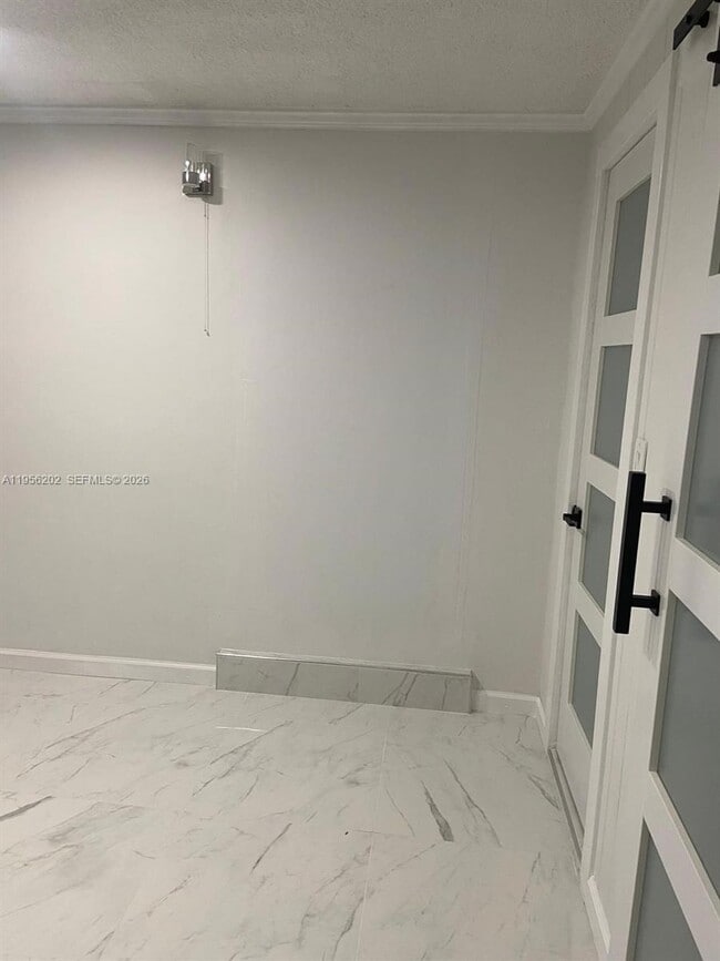 Foto del edificio - 6720 Charleston St