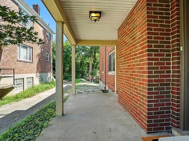 Foto del edificio - 6256 Rogers Park Pl