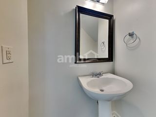 Foto del edificio - 408 Pine Hill Ln