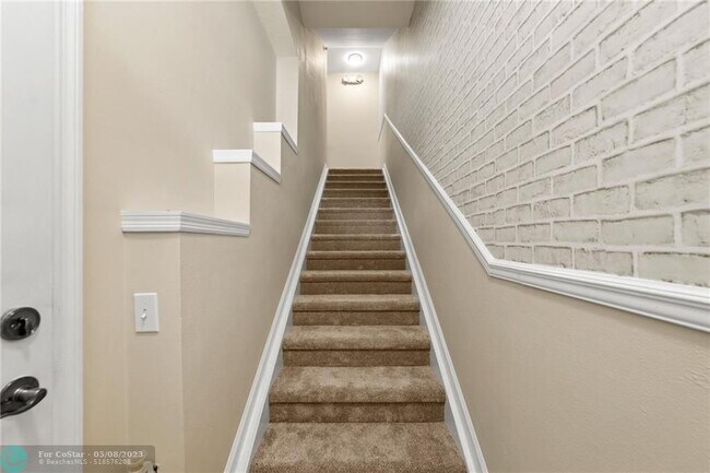 Building Photo - 145 Galicia Way