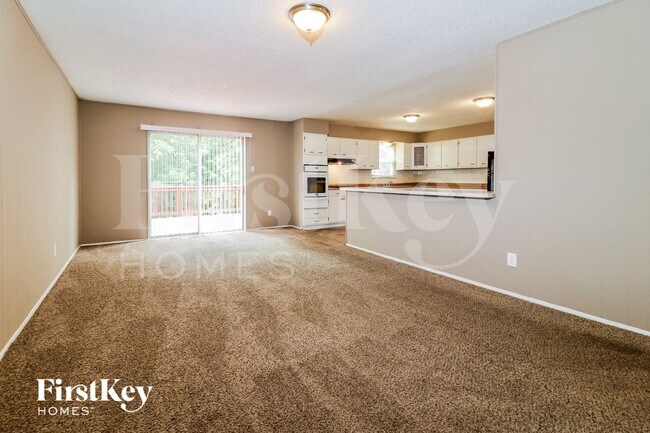 Foto del edificio - 6155 Fox Chase Ct