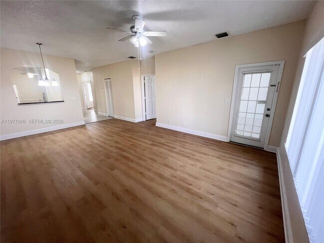 Foto del edificio - 4259 SW 10th Ct