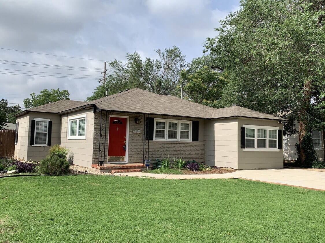 Foto principal - 2703 30th St