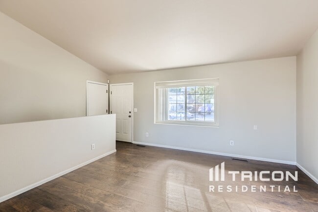 Building Photo - 4318 Sunridge Dr
