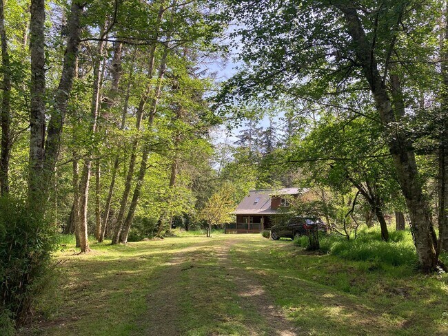 Foto del edificio - Pet-Friendly 3-Bedroom Home with Beach Access