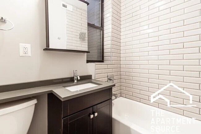 Foto del edificio - 3519 N Racine Ave