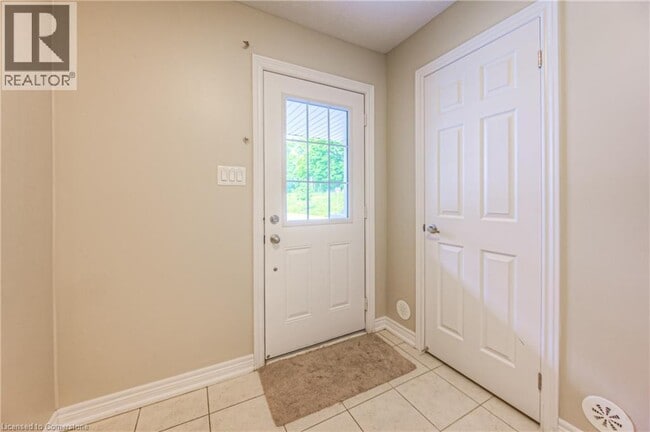 Building Photo - 420 Linden Dr
