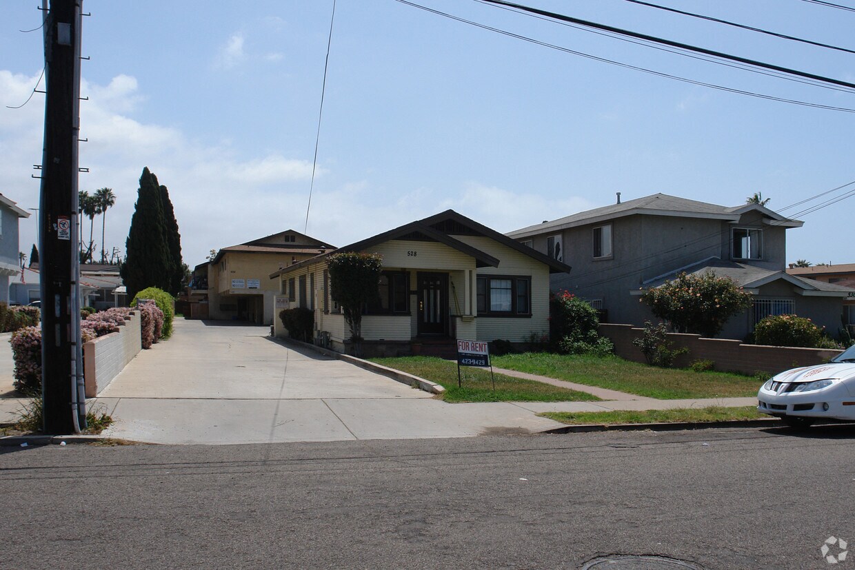 Primary Photo - 526-528 Flower St