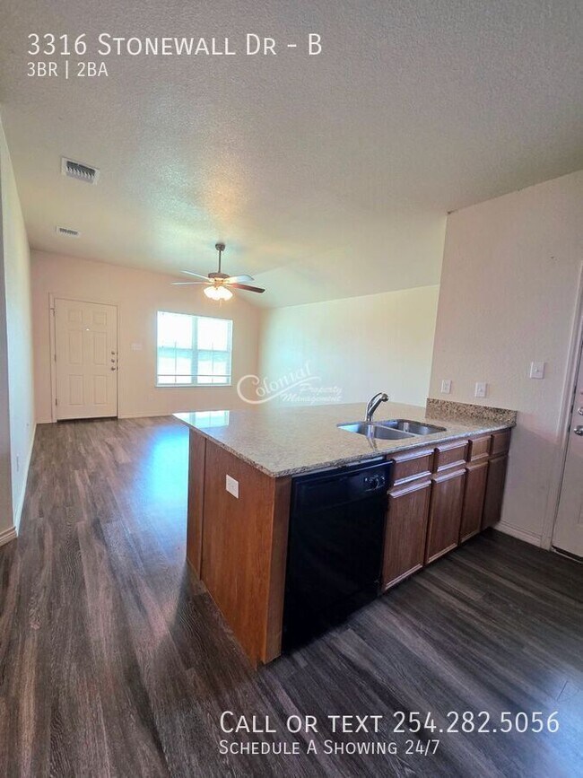 Building Photo - 3316 Stonewall Dr