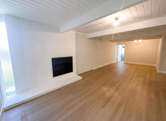 Foto del edificio - 2361 Oakmont Dr