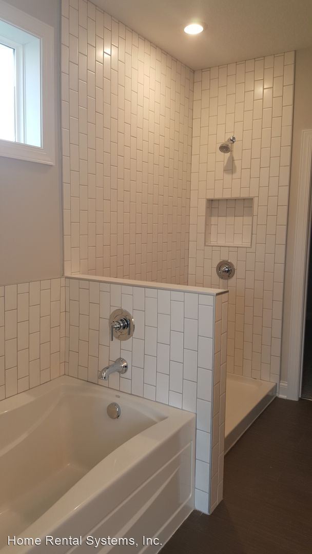 Building Photo - 3 br, 3 bath House - 226 Jade Trail North