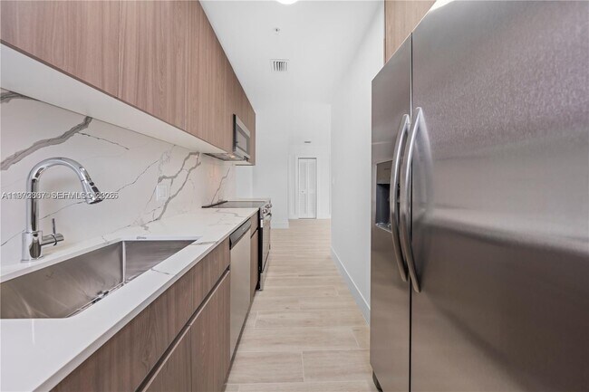 Foto del edificio - 32 NW 14th Ave