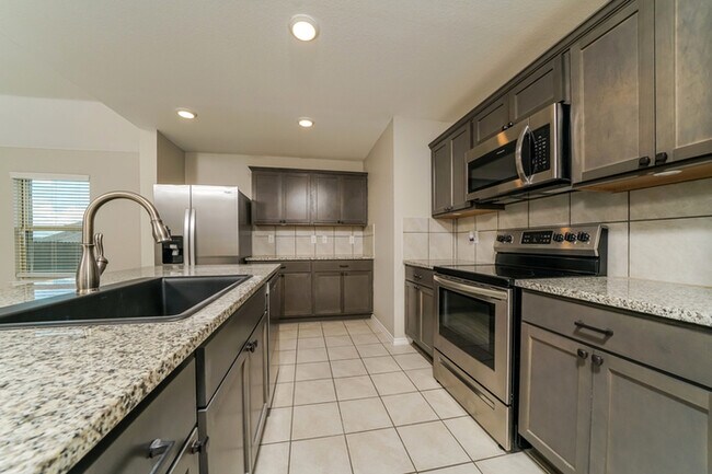 Building Photo - 407 Milo Way