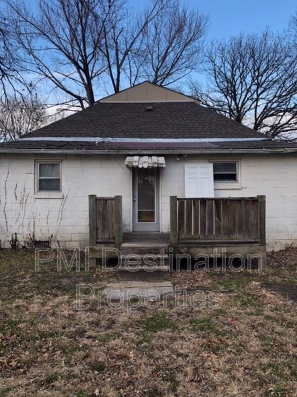 Building Photo - 209 E Mill St