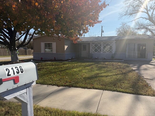 Foto del edificio - 2136 Ridgeway St