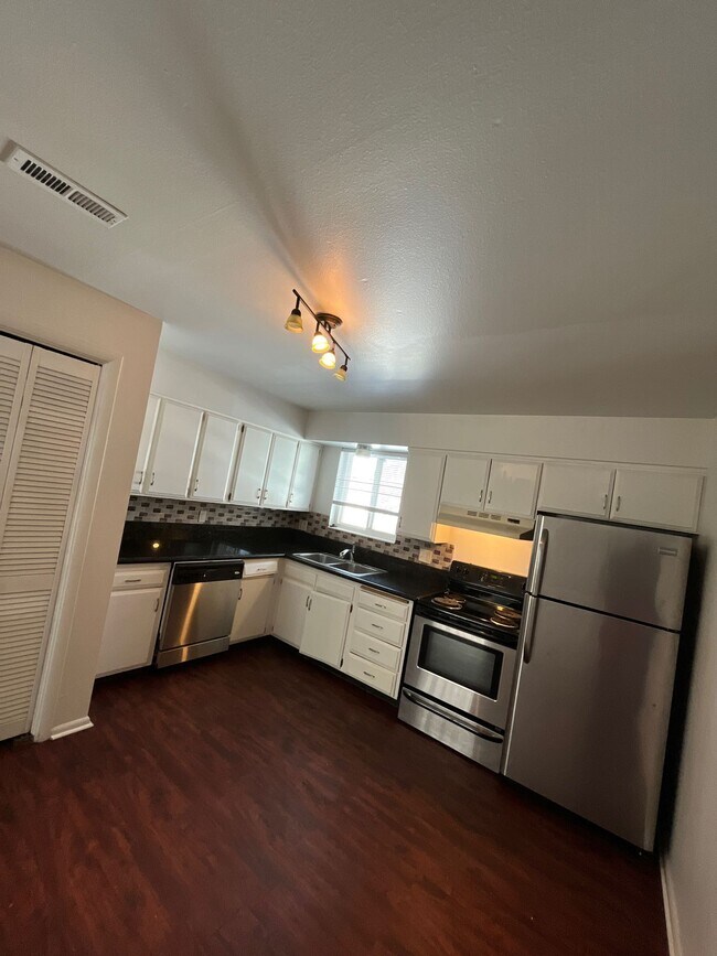 Foto del edificio - 351 Park Creeke Ln