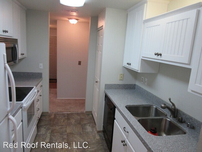 Foto del edificio - 2 br, 2 bath House - 4624 4624 82nd Ave W