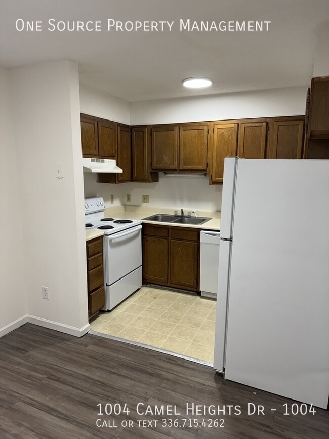 Building Photo - 1004 Camel Heights Dr