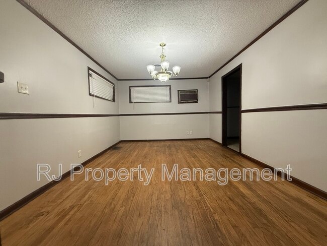 Foto del edificio - 1450 Gold Ave