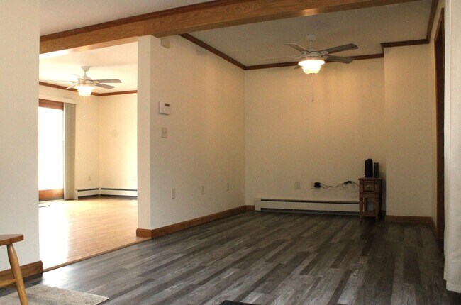 Foto del edificio - 1878 Riverside Dr