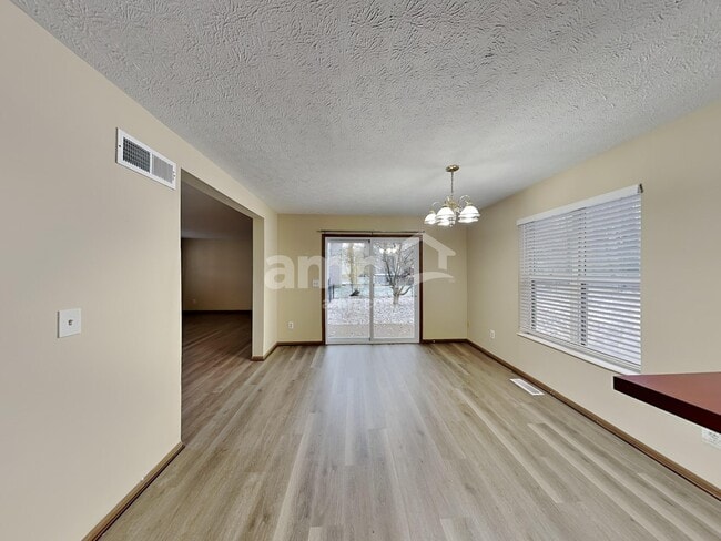 Building Photo - 1209 Nottingham Rd