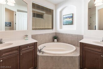 Building Photo - 7863 Valencia Ct